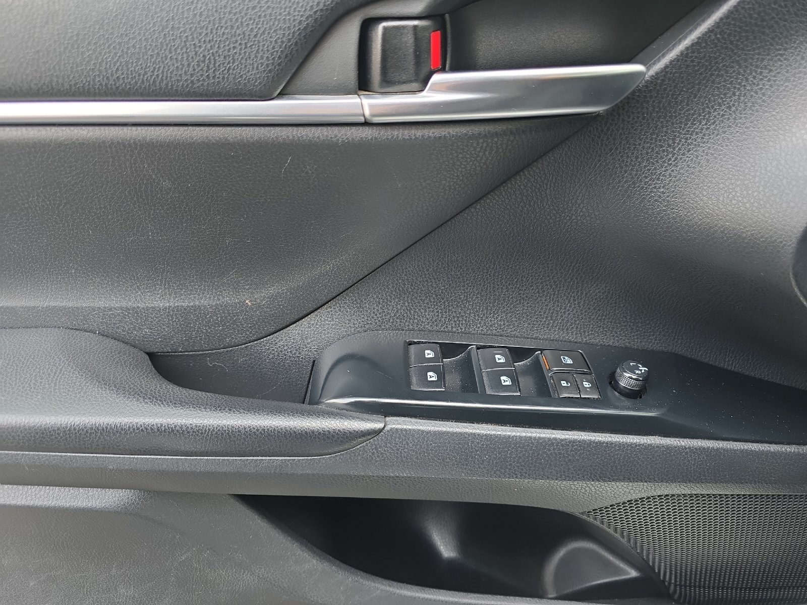 2018 Toyota Camry SE XLE photo 10