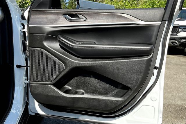 2025 Jeep Grand Cherokee Limited photo 23