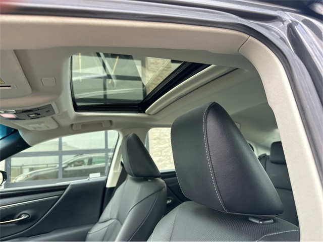 2025 Lexus ES 300h Premium photo 33