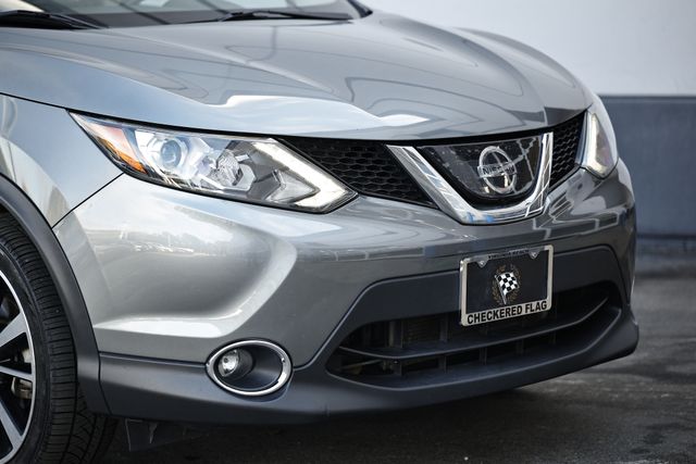 2018 Nissan Rogue Sport SL photo 2