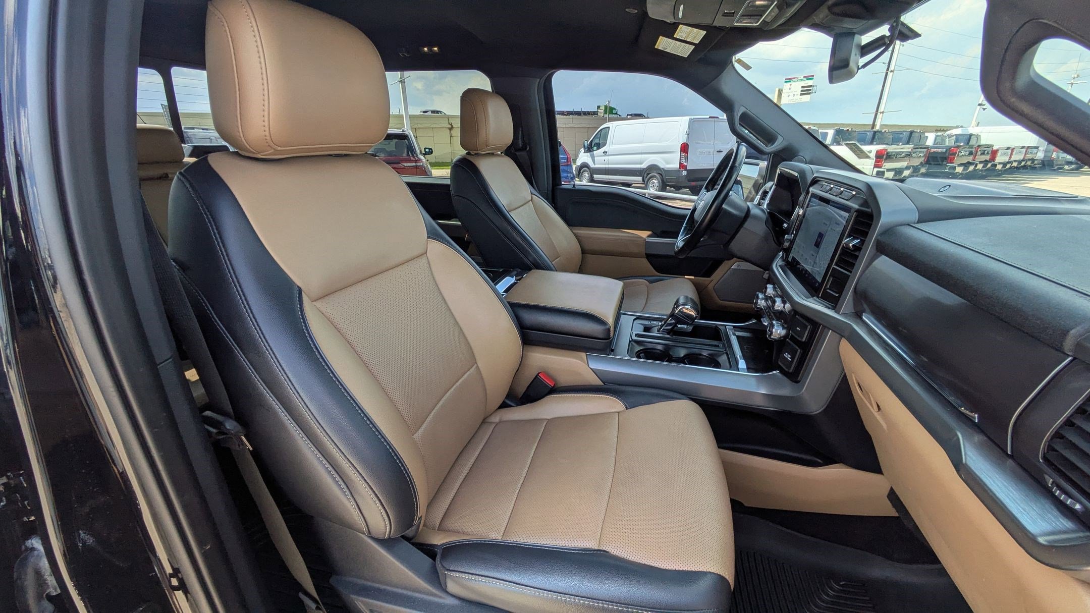 2021 Ford F-150 Lariat photo 32