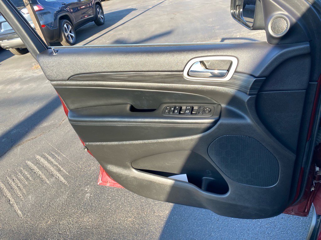2020 Jeep Grand Cherokee Laredo E photo 18