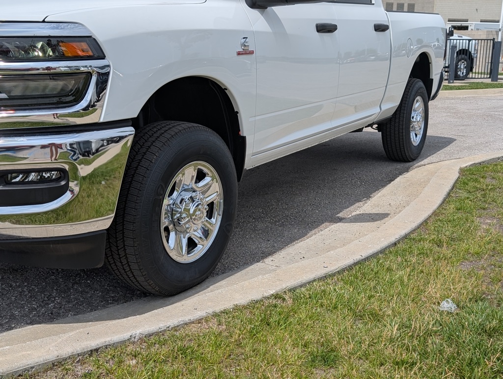 2025 Ram 2500 Tradesman photo 2