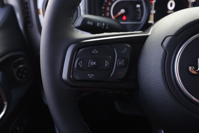 New 2025 Bright White Clear-Coat Exterior Paint Jeep Willys image 24