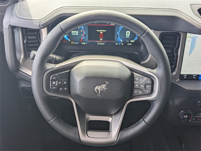 2025 Ford Bronco Outer Banks photo 8