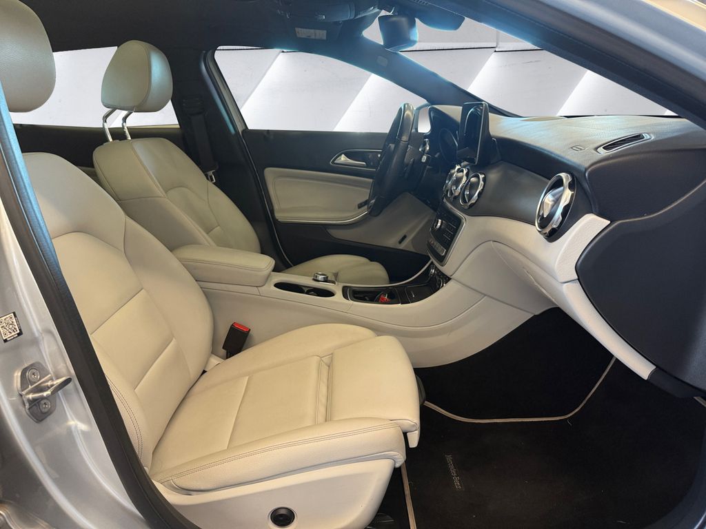 2019 Mercedes Benz GLA 250 4MATIC photo 12