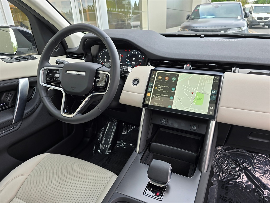 2024 Land Rover Discovery Sport S photo 31