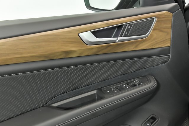 2026 Volkswagen Atlas SE Technology photo 3