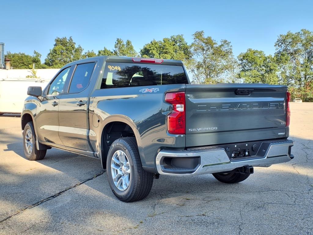 2025 Chevrolet Silverado 1500 LT photo 4