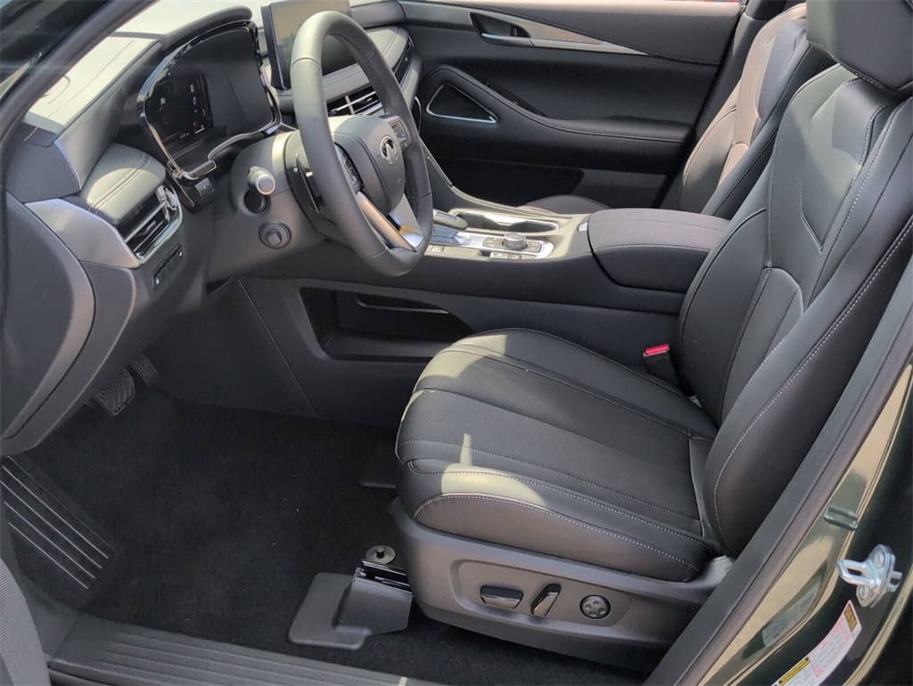 2026 Infiniti QX60 Luxe photo 6