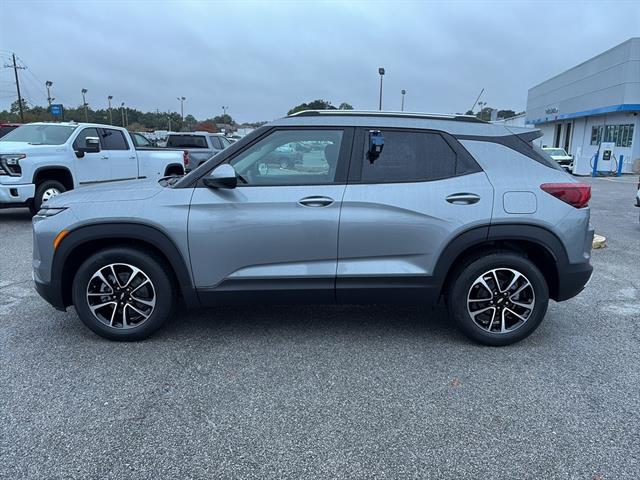 2026 Chevrolet Trailblazer LT photo 2