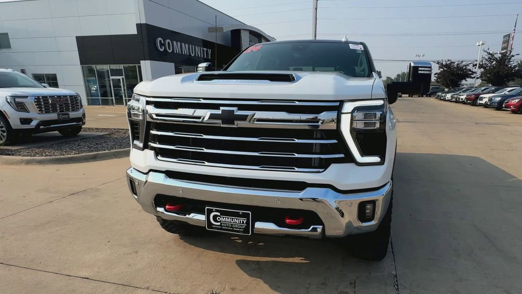 2024 Chevrolet Silverado 2500HD LTZ photo 2