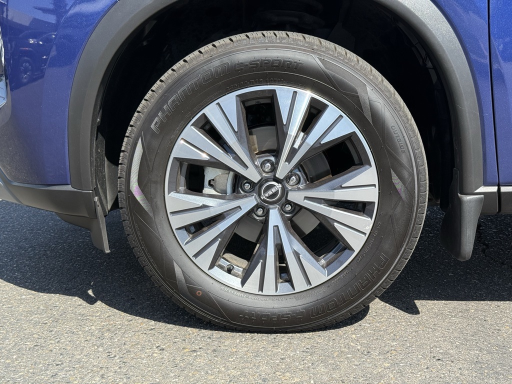2023 Nissan Rogue SV photo 22