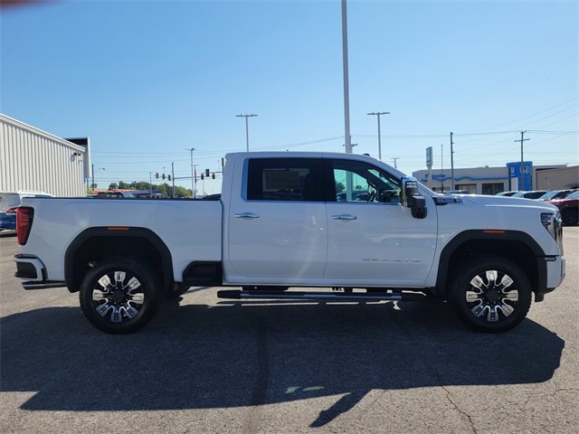 2026 Gmc Sierra 3500 HD Denali photo 2