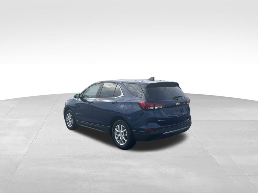 2022 Chevrolet Equinox LT photo 3