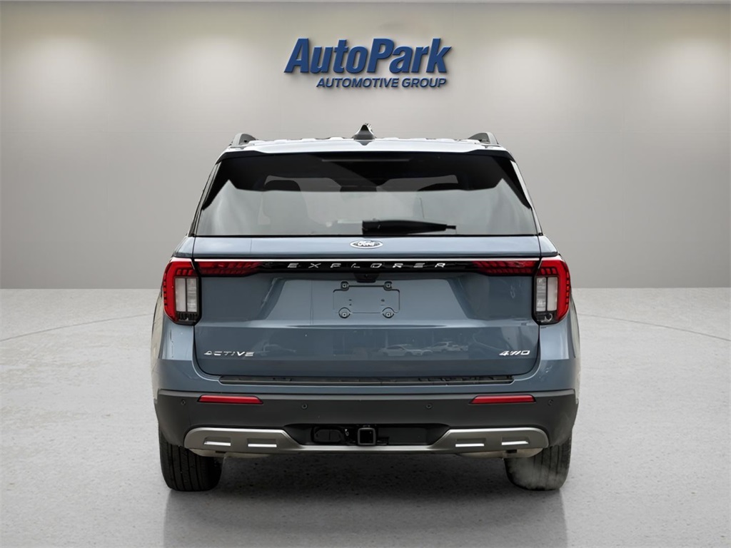 2026 Ford Explorer photo 4