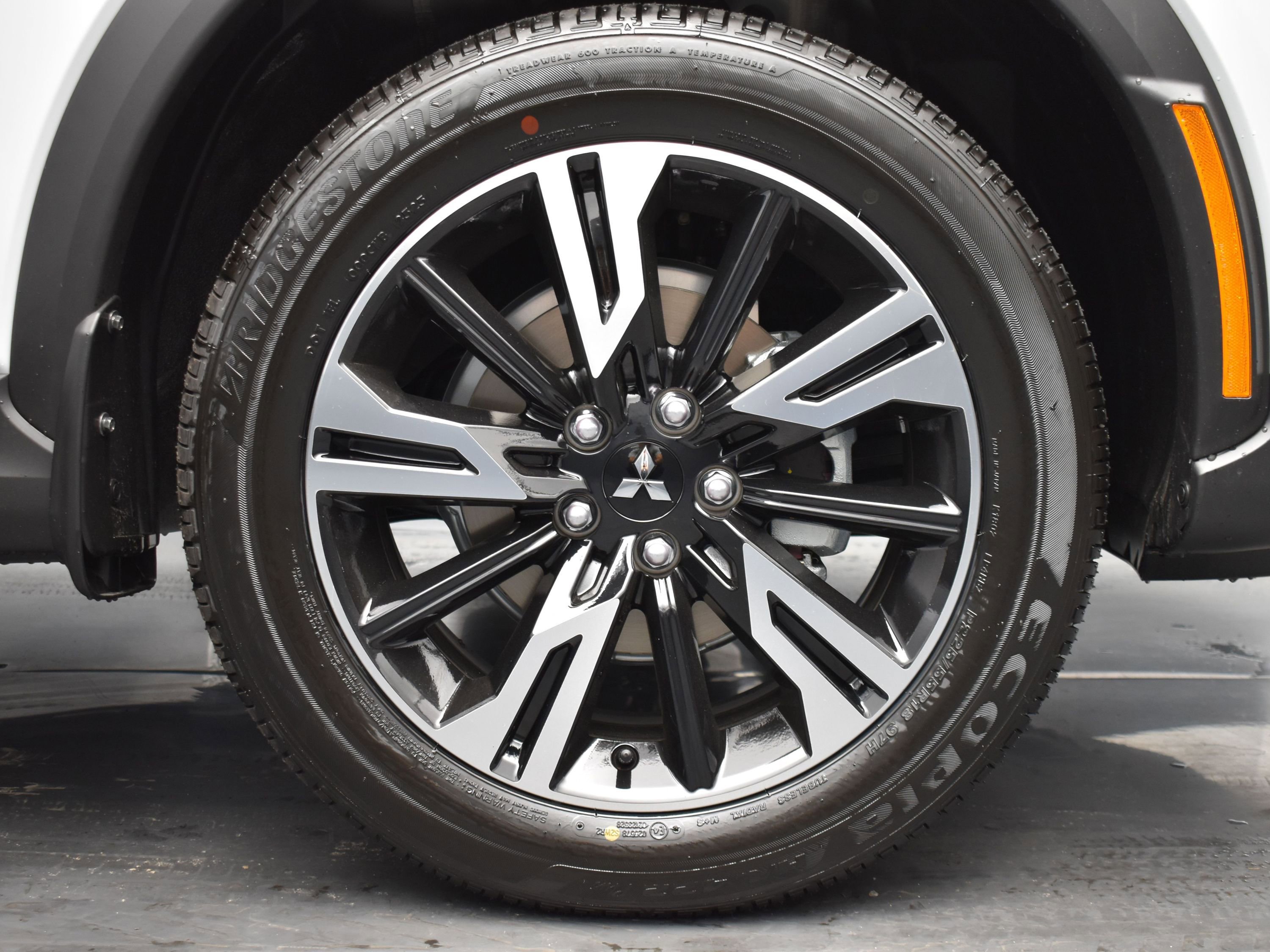 2026 Mitsubishi Eclipse Cross SE photo 3