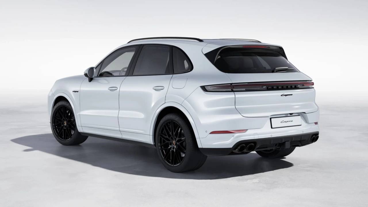 2026 Porsche Cayenne E-Hybrid photo 2