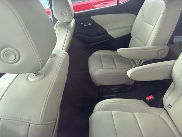 2023 Chevrolet Traverse Leather photo 2
