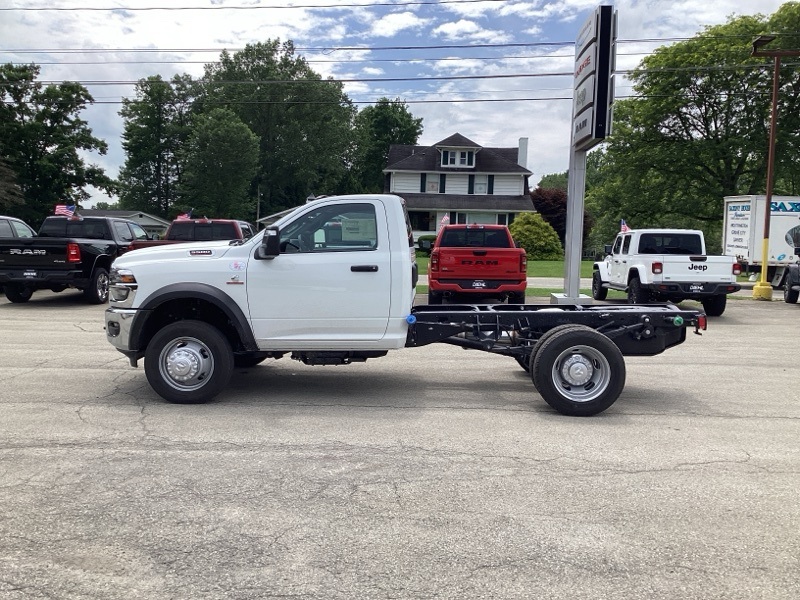 2025 Ram 5500 Tradesman photo 4