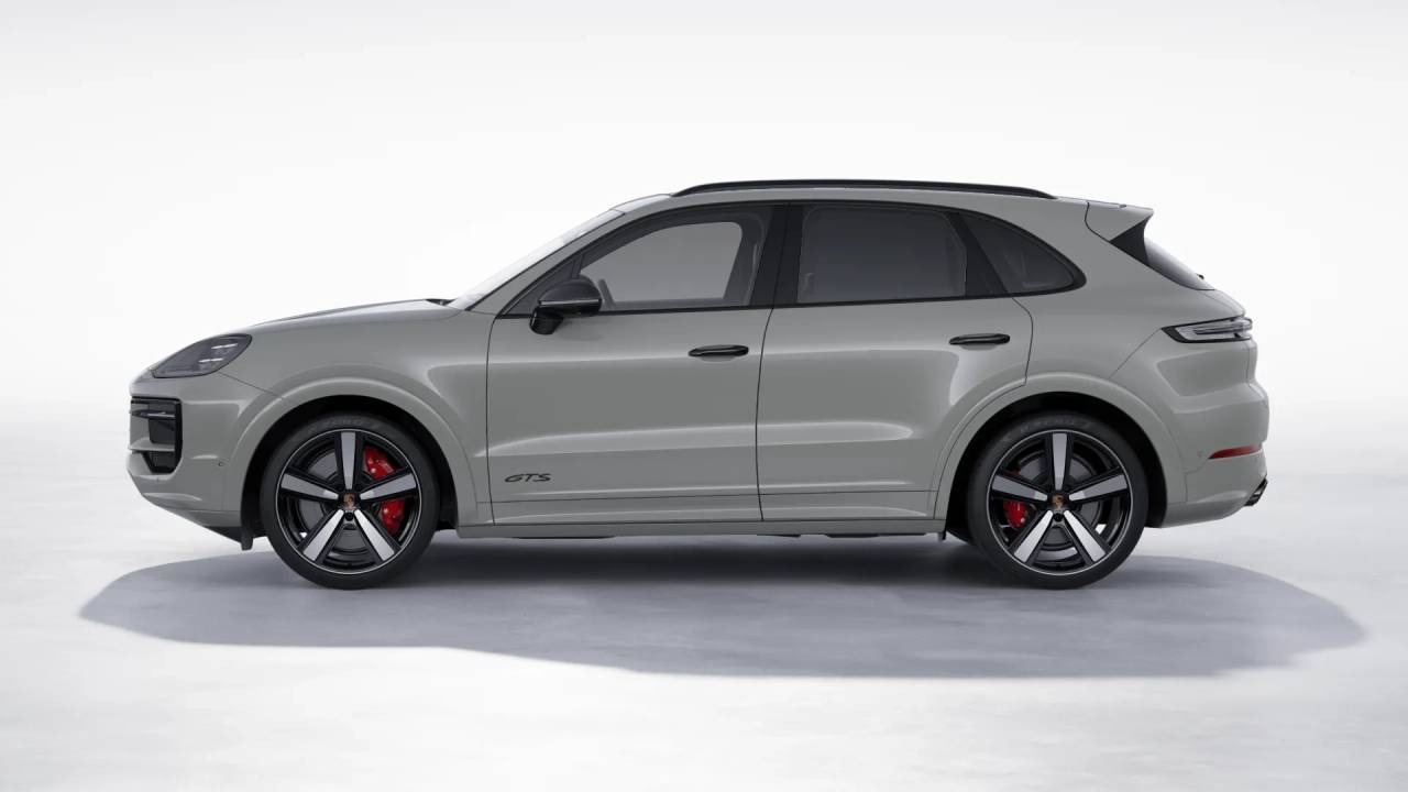 2026 Porsche Cayenne GTS photo 2