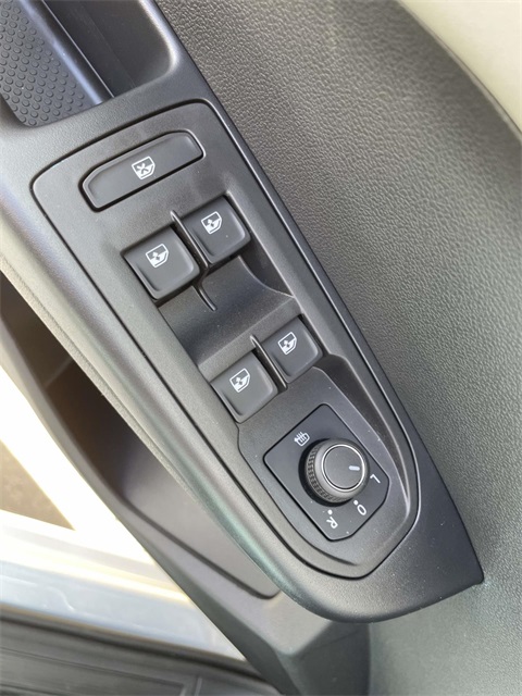 2025 Volkswagen Taos SE photo 24