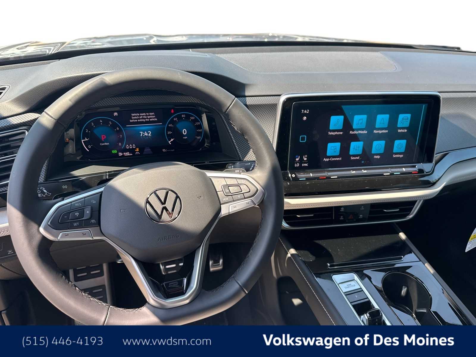 2025 Volkswagen Atlas Cross Sport SEL Premium R-Line photo 2