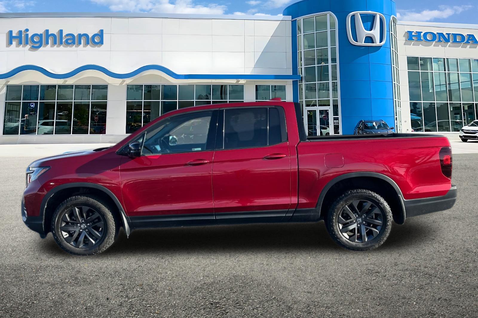 2021 Honda Ridgeline Sport photo 2