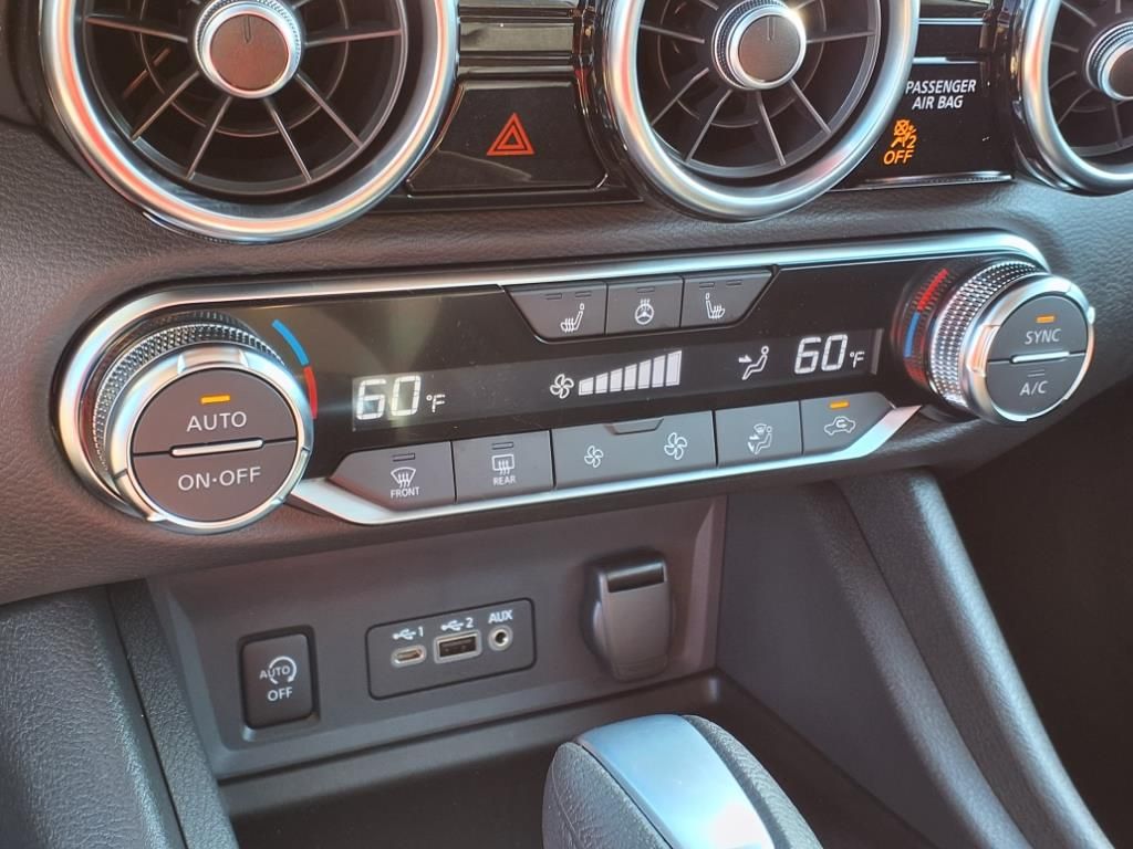 2025 Nissan Sentra SV photo 4