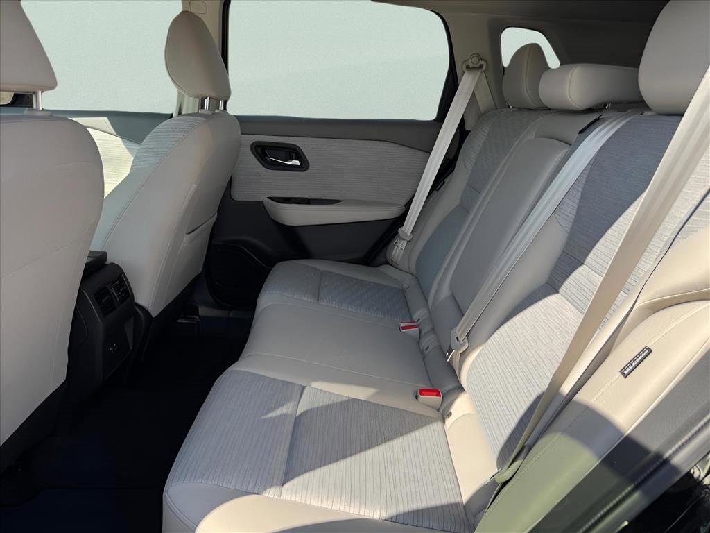 2023 Nissan Rogue SV AWD photo 13