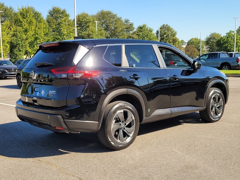 2024 Nissan Rogue SV photo 3
