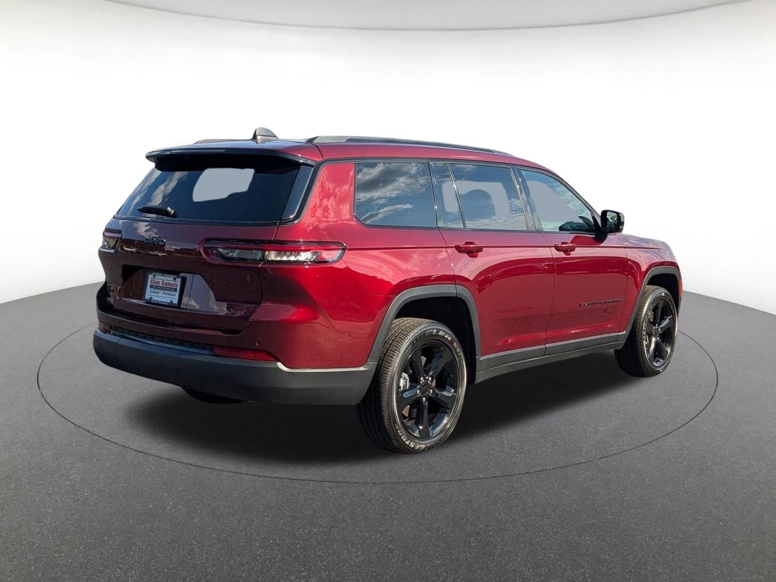 2025 Jeep Grand Cherokee Altitude photo 4