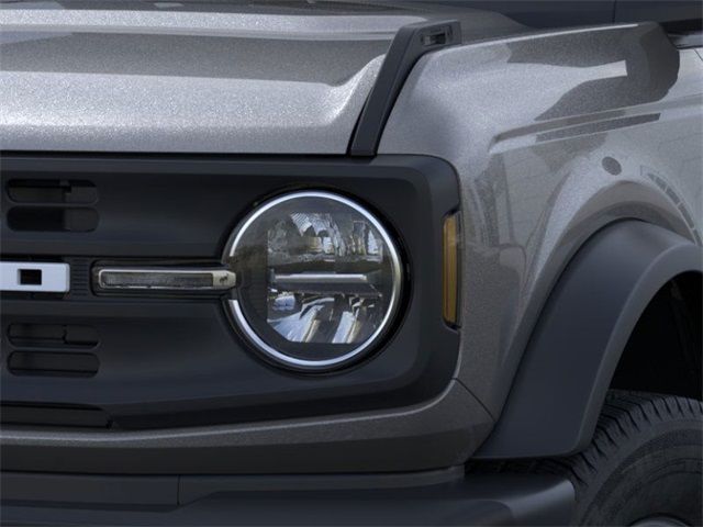2025 Ford Bronco Base photo 17