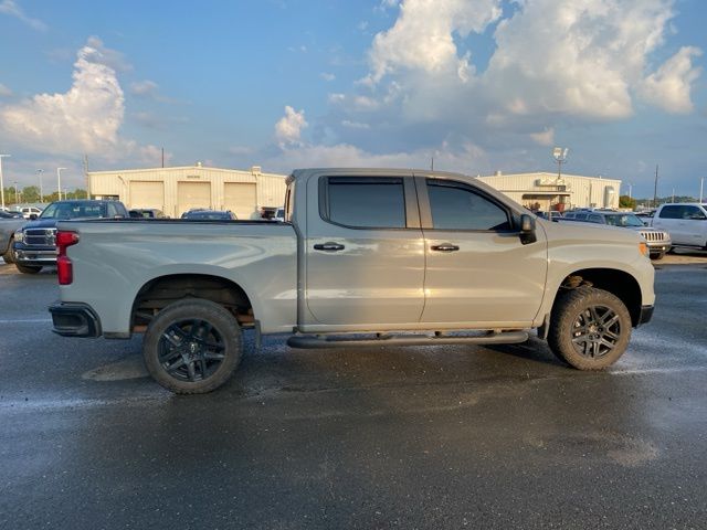 2024 Chevrolet Silverado 1500 LT Trail Boss photo 2