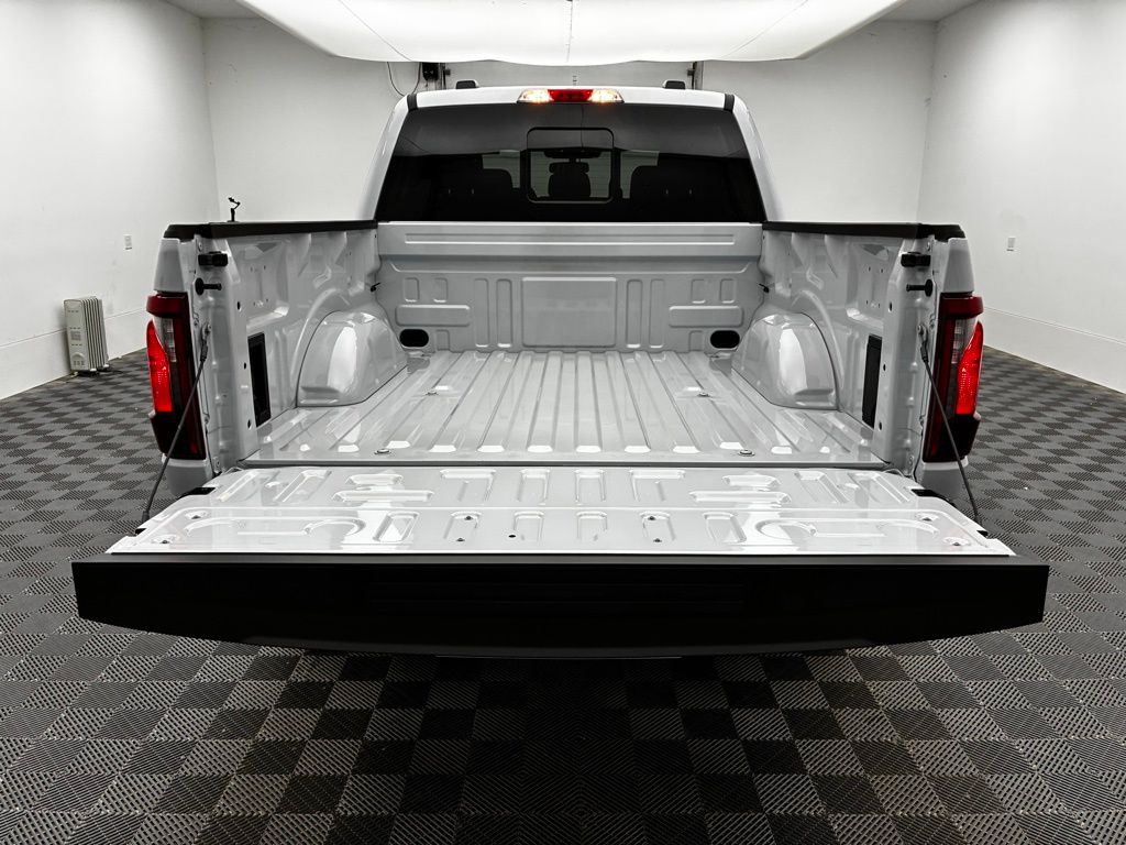 2025 Ford F-150 XLT photo 15