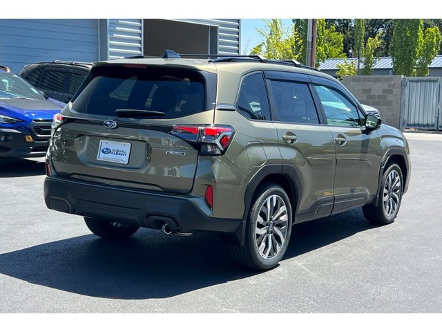 2025 Subaru Forester Touring photo 29