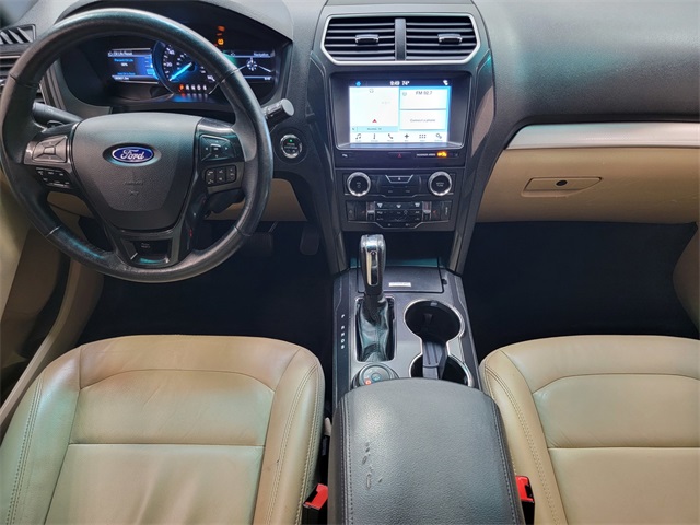 2017 Ford Explorer XLT photo 20