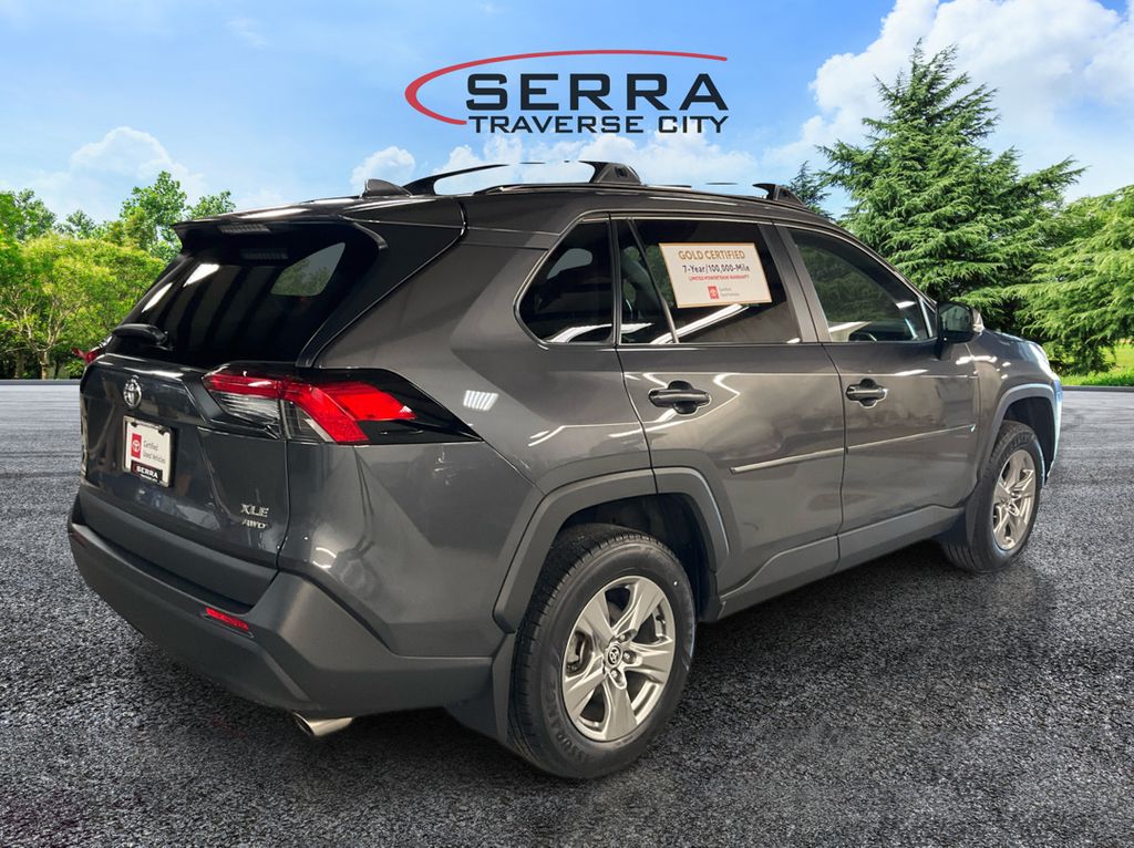 2023 Toyota RAV4 XLE photo 2