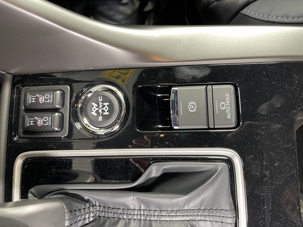 2025 Mitsubishi Eclipse Cross SEL photo 13