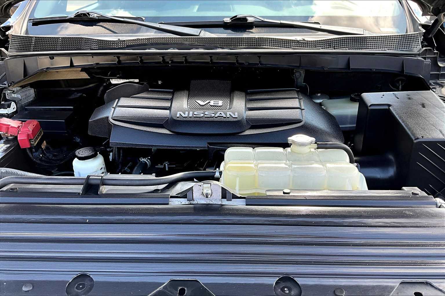 2020 Nissan Titan Platinum Reserve photo 29