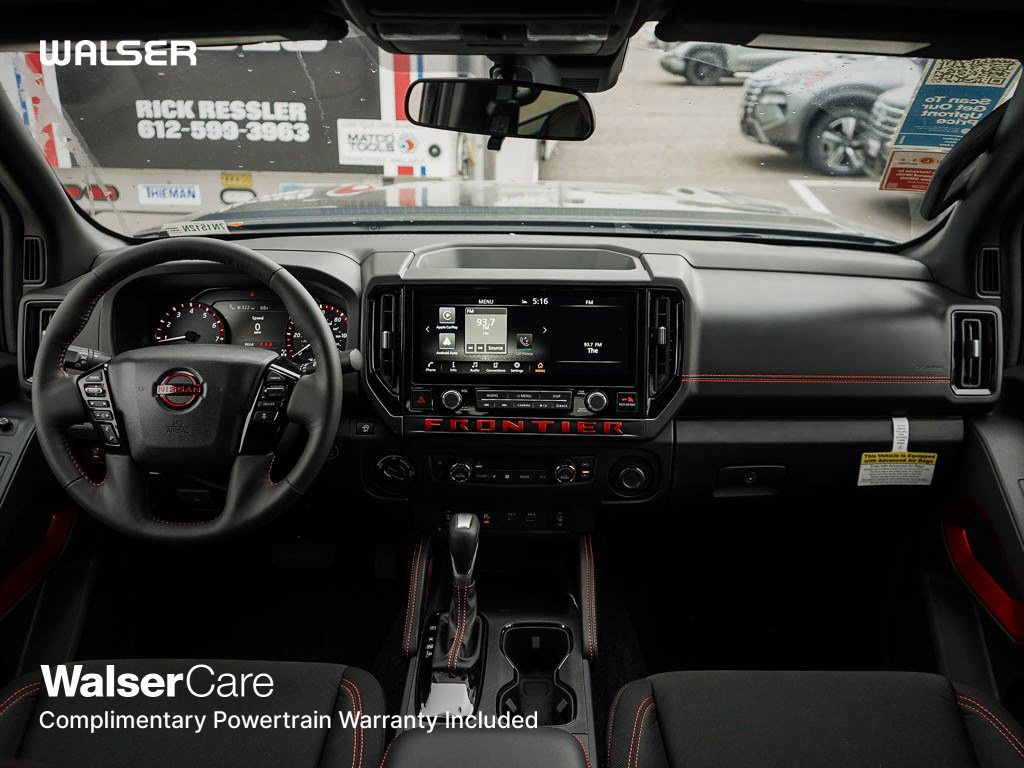 2025 Nissan Frontier PRO-4X photo 9