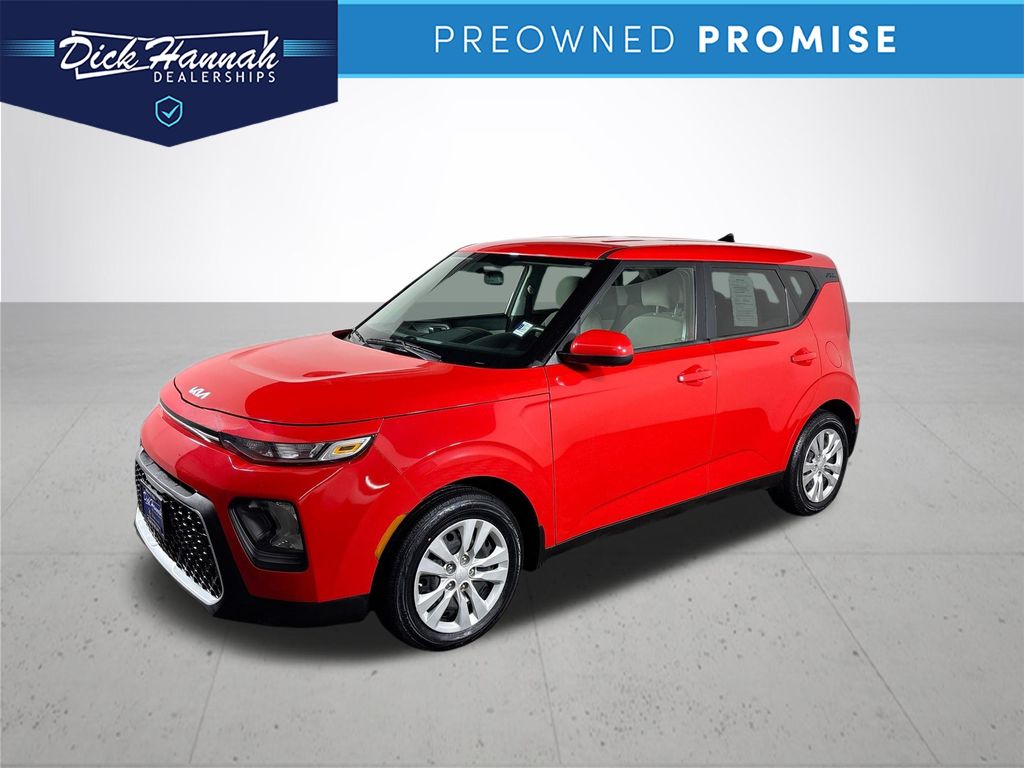 2022 Kia Soul LX's photo