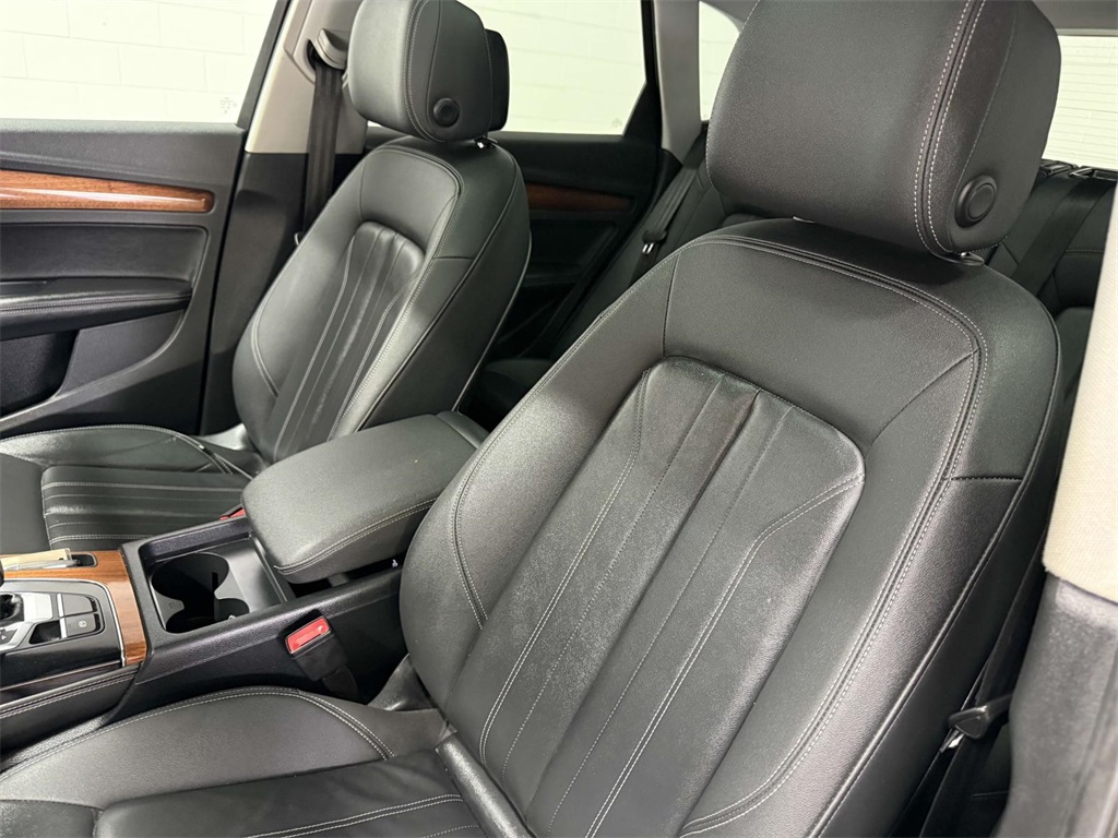 2023 Audi Q5 45 S line Premium photo 12
