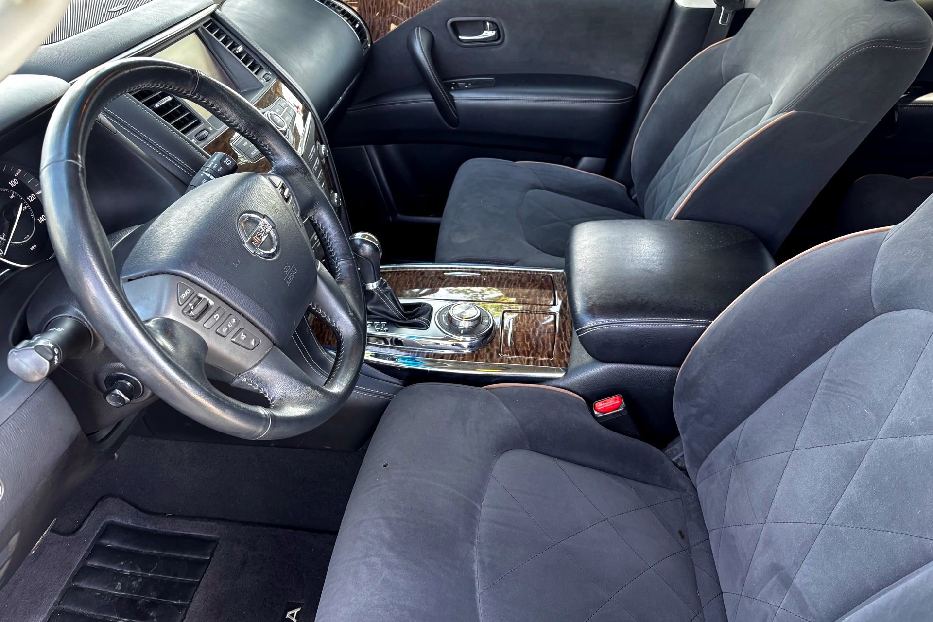 2017 Nissan Armada SV photo 7