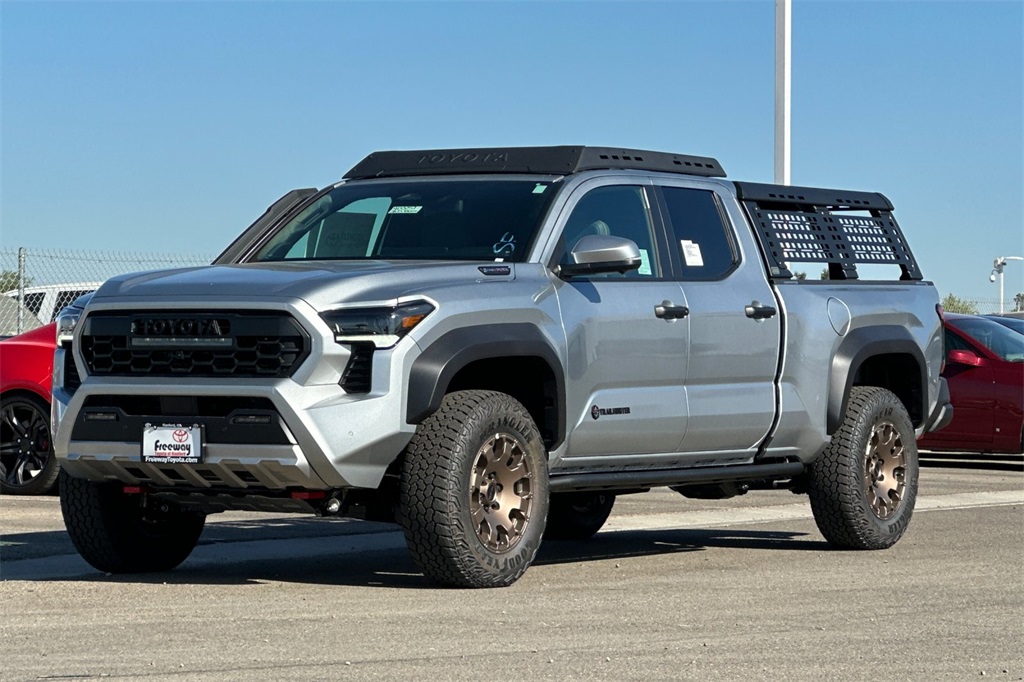 2025 Toyota Tacoma Trailhunter photo 8