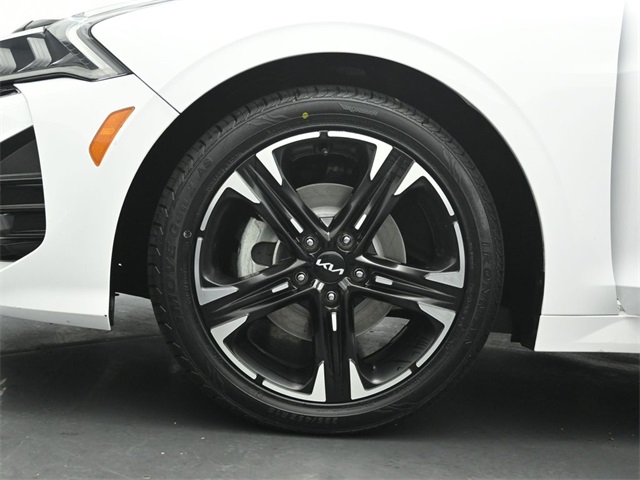 2023 KIA K5 - Image 36