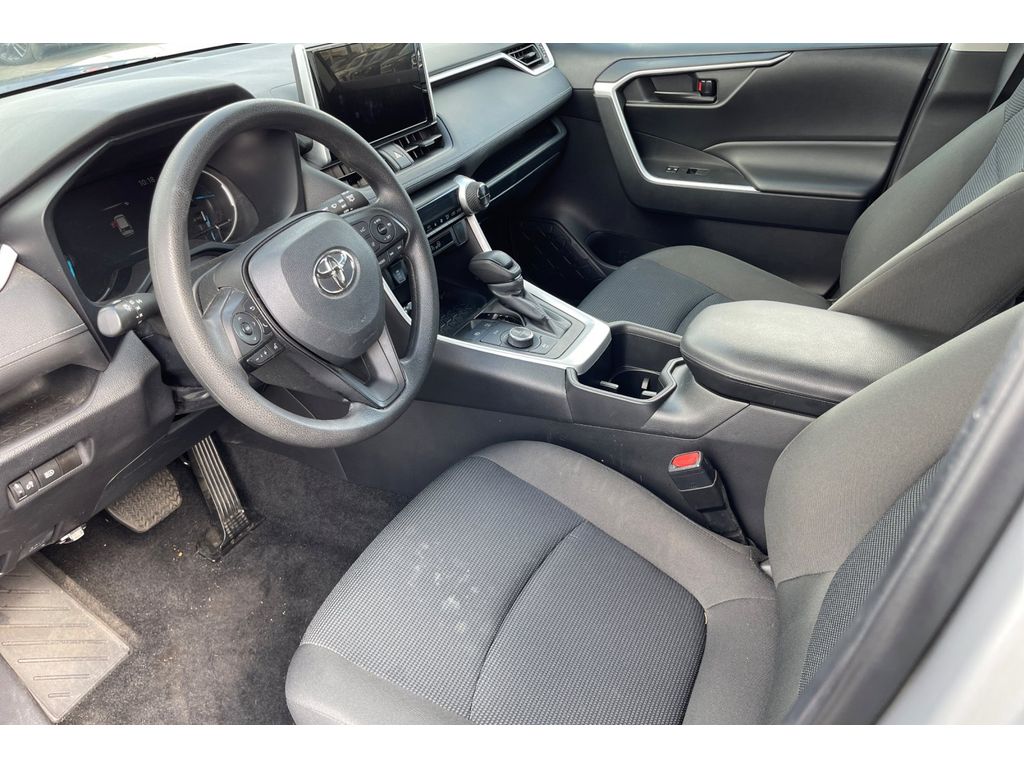 2024 Toyota RAV4 Hybrid LE photo 10