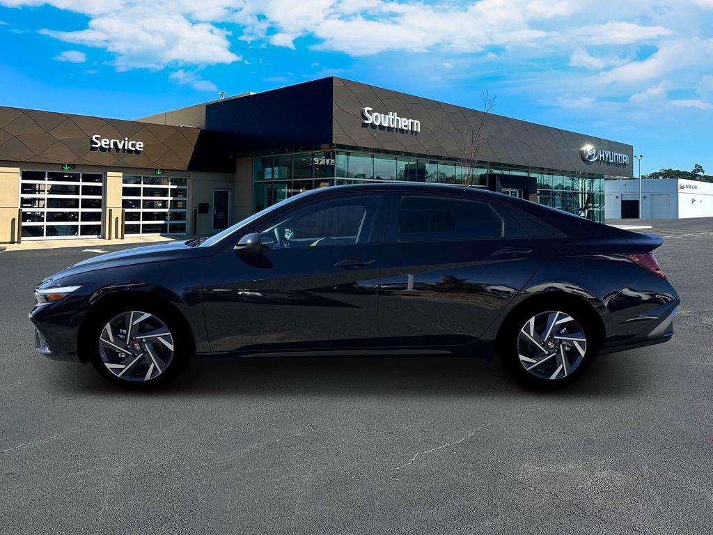 2025 Hyundai Elantra Hybrid SEL Sport photo 3