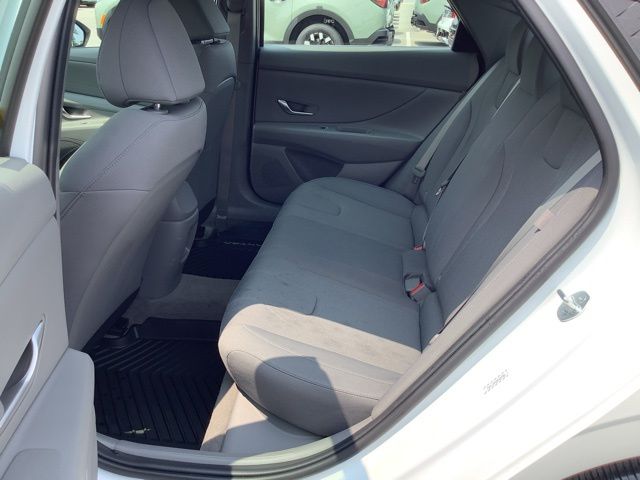 2024 Hyundai Elantra SE photo 10