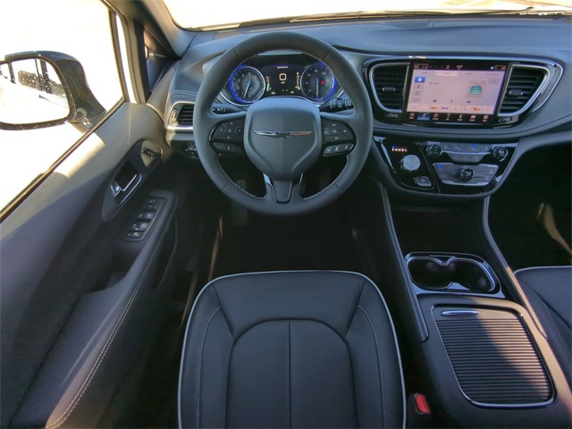 2026 Chrysler Pacifica Limited photo 14